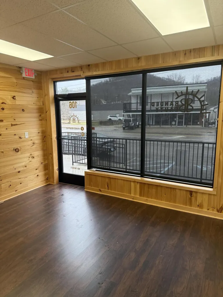 106 River Drive Irvine KY 40336