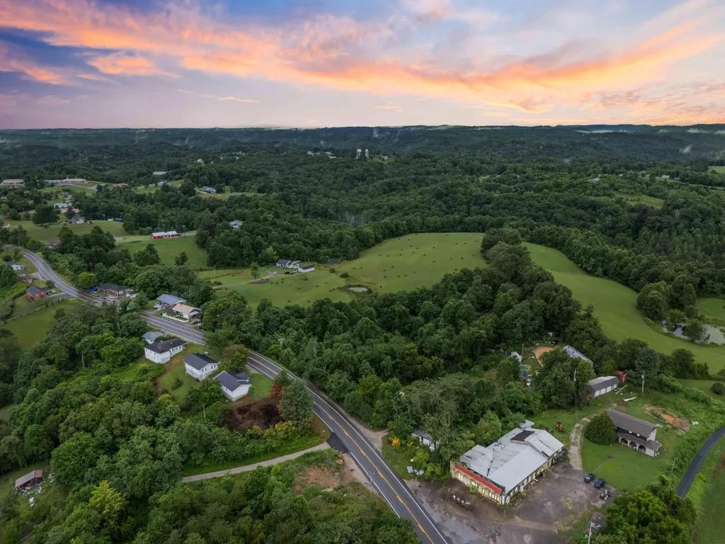 101 Steele Lane Mckee KY 40447