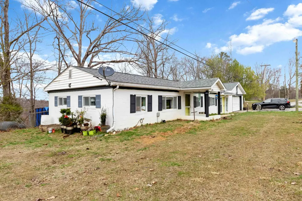2141 Blue John Road Burnside KY 42519