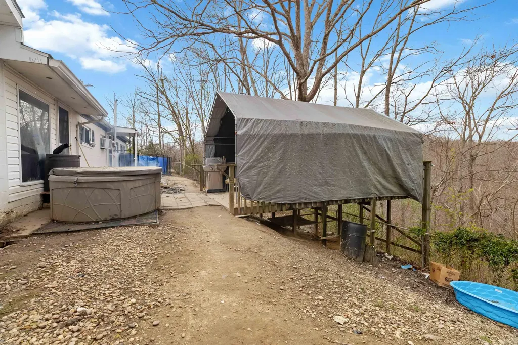 2141 Blue John Road Burnside KY 42519