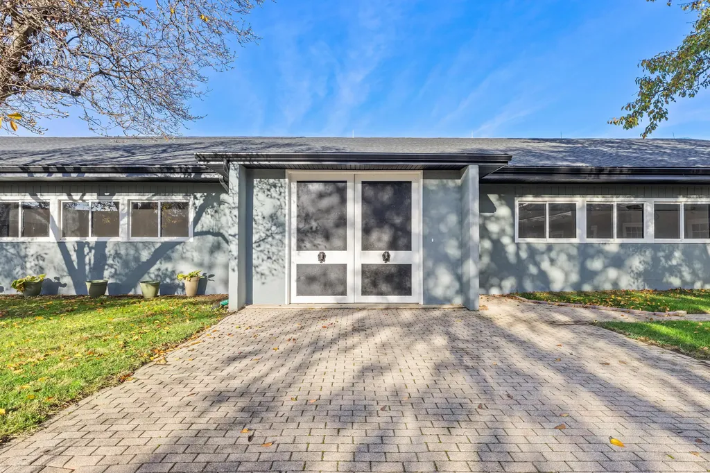 3783 Briar Hill Road Lexington KY 40516