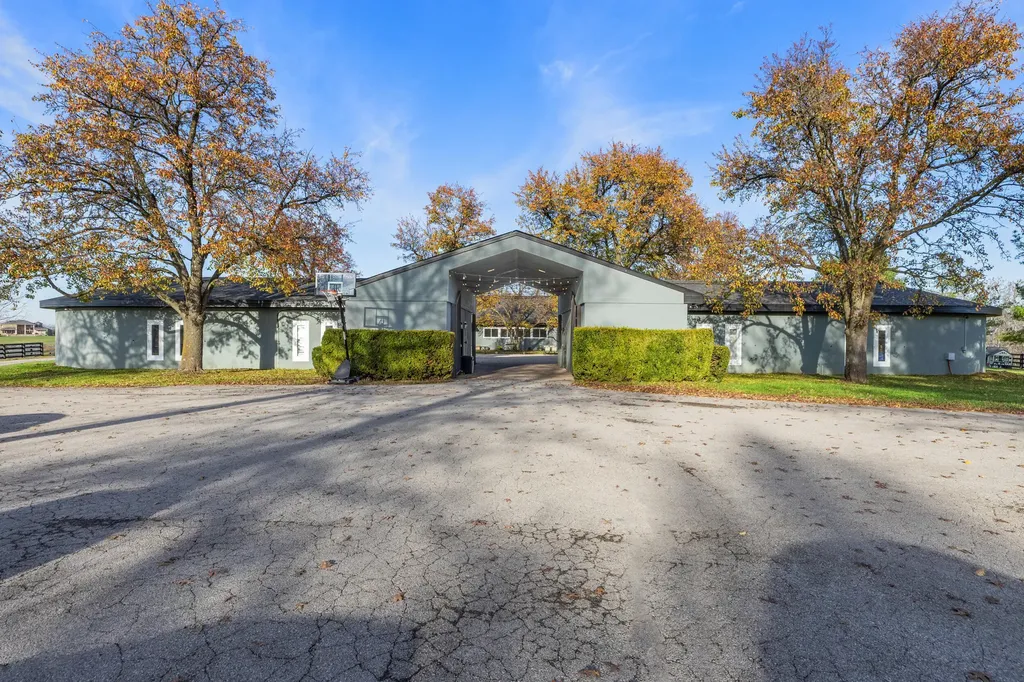 3783 Briar Hill Road Lexington KY 40516