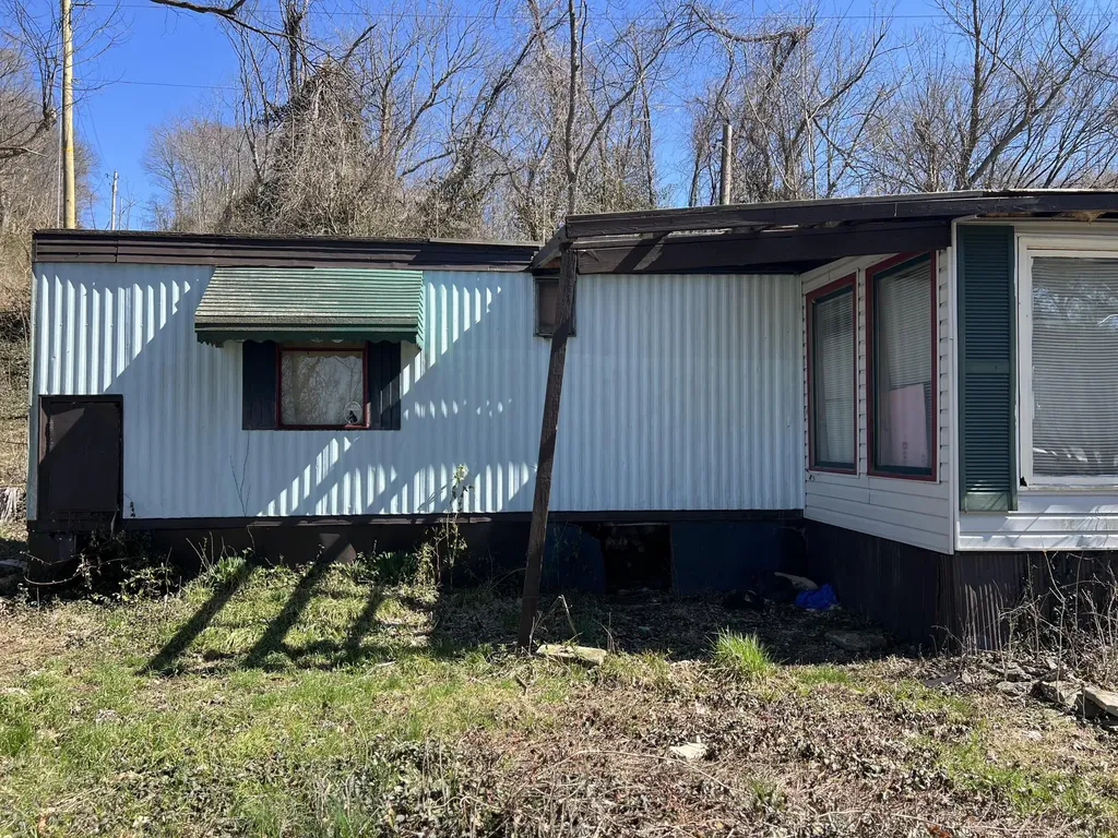 1860 Ford Road Winchester KY 40391