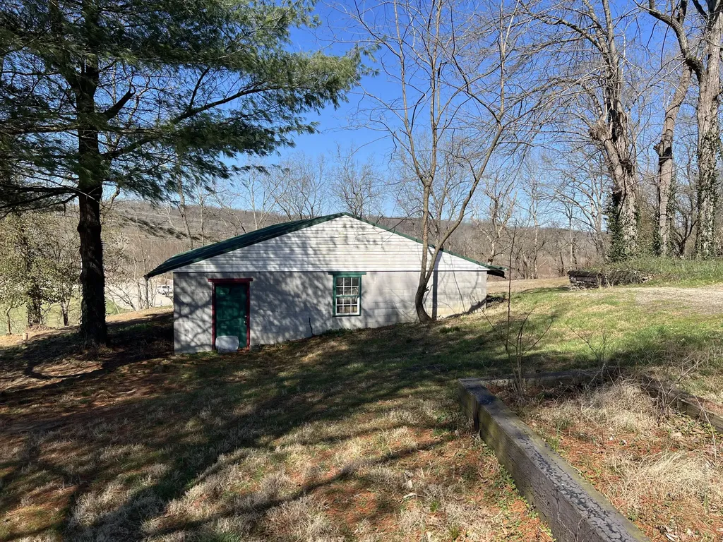 1860 Ford Road Winchester KY 40391