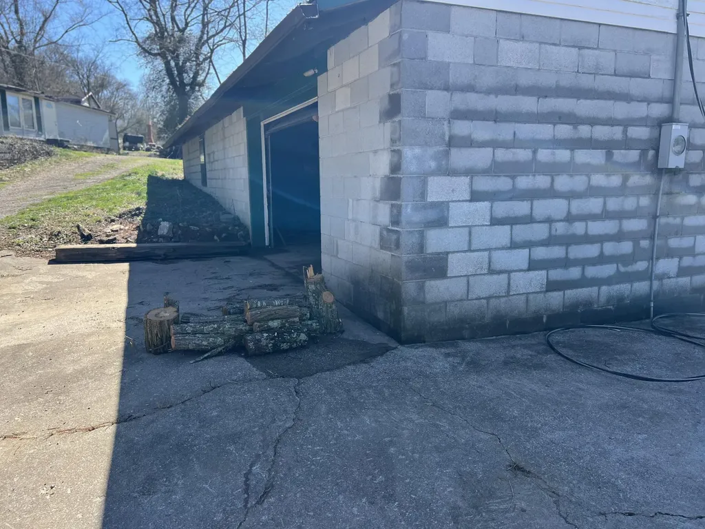 1860 Ford Road Winchester KY 40391