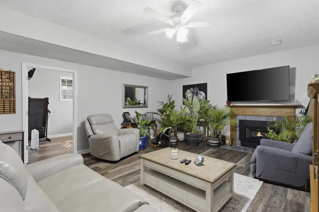 113 Mint Lane Nicholasville KY 40356