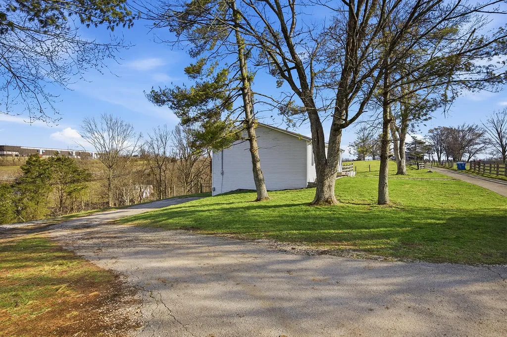 1258 Bypass N Lawrenceburg KY 40342