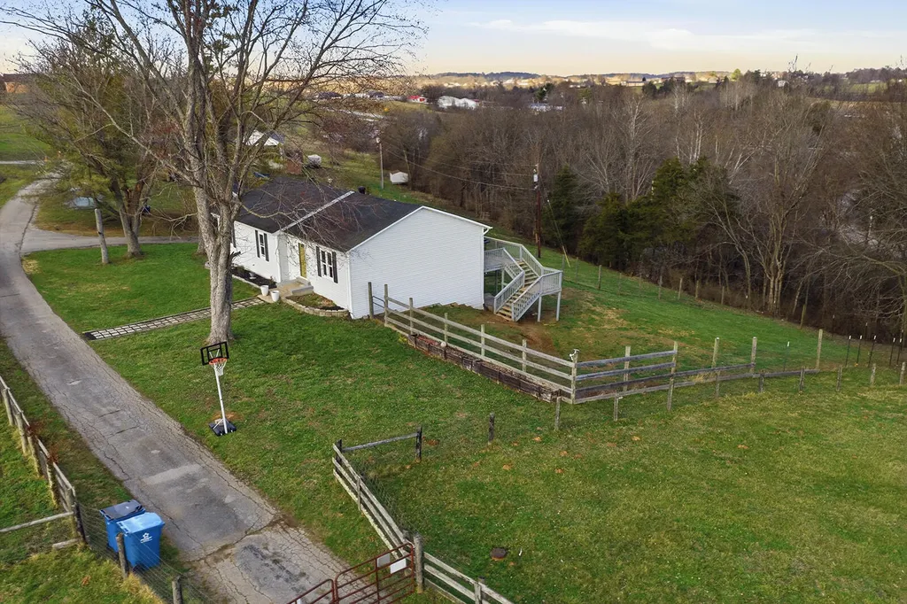 1258 Bypass N Lawrenceburg KY 40342