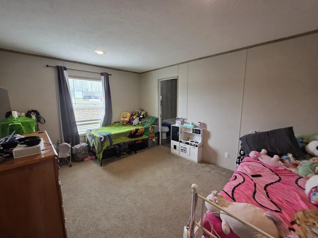 884 Holly Grove Road Corbin KY 40701