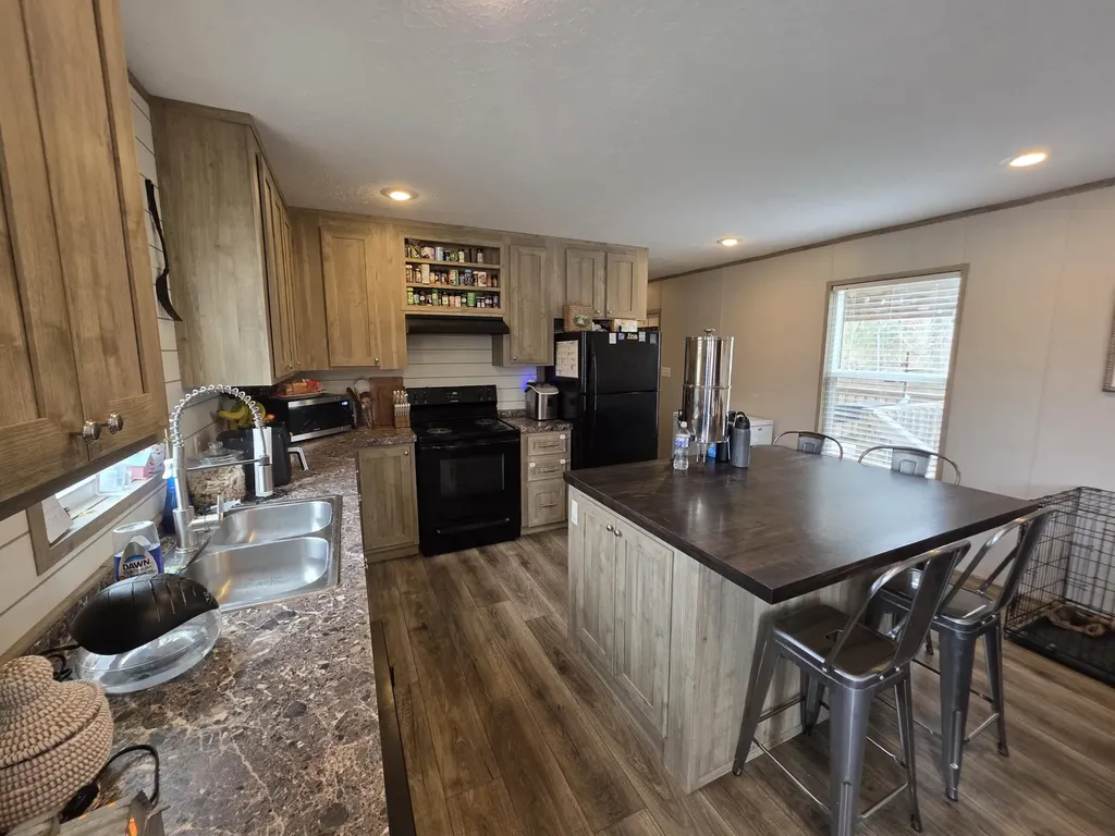 884 Holly Grove Road Corbin KY 40701