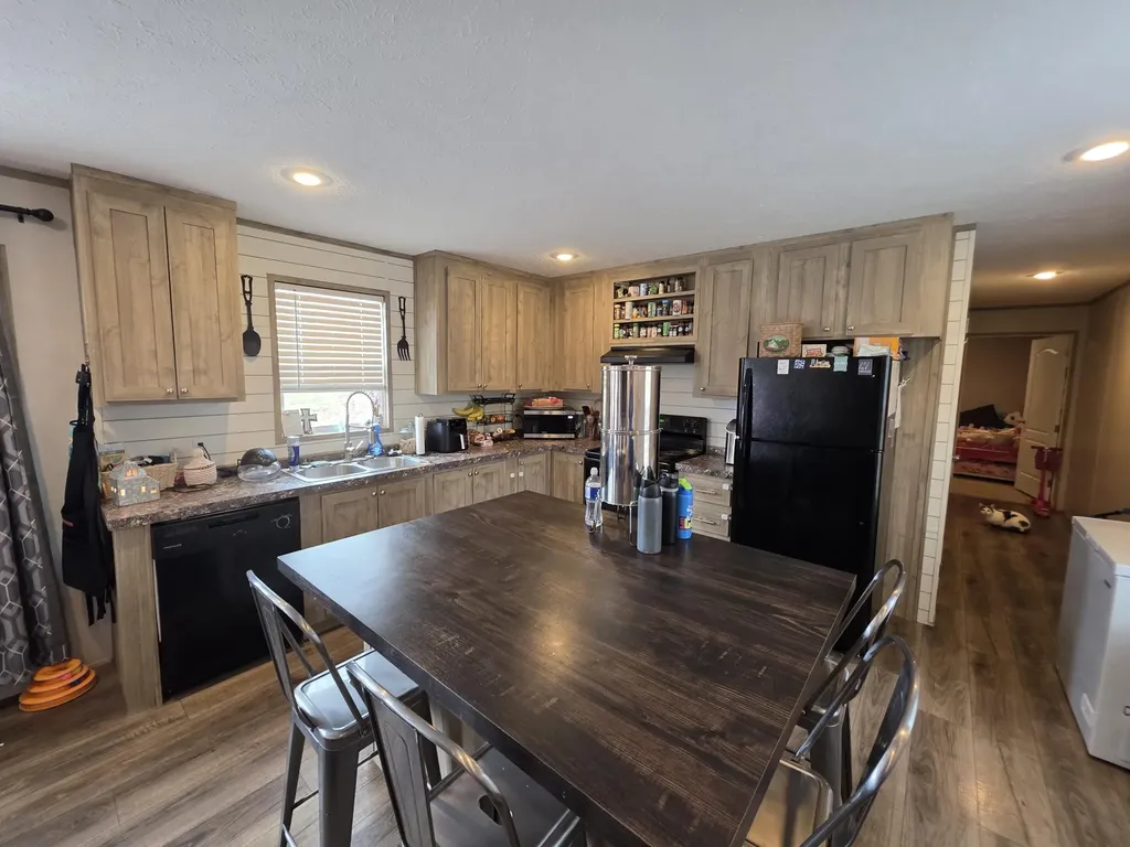 884 Holly Grove Road Corbin KY 40701