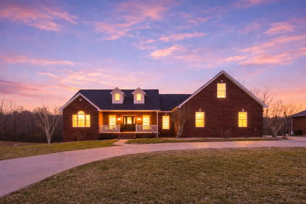 207 Remington Drive Russell Springs KY 42642