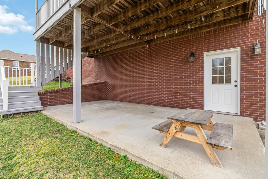 207 Remington Drive Russell Springs KY 42642