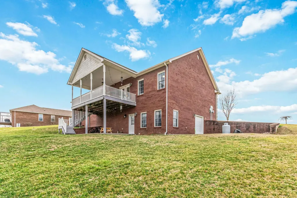207 Remington Drive Russell Springs KY 42642