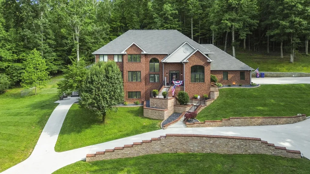 1357 Heather Hills Drive Somerset KY 42503