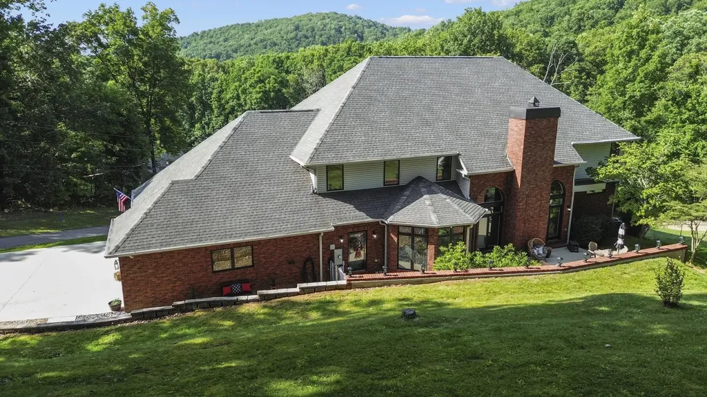 1357 Heather Hills Drive Somerset KY 42503