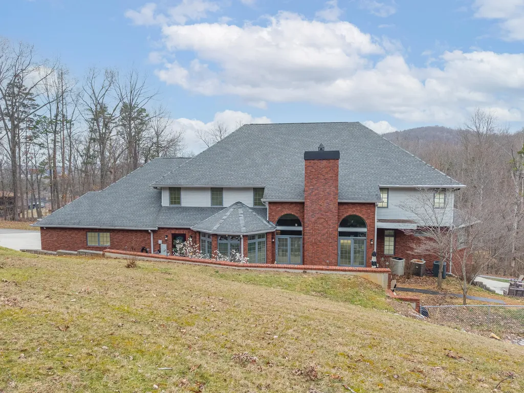 1357 Heather Hills Drive Somerset KY 42503