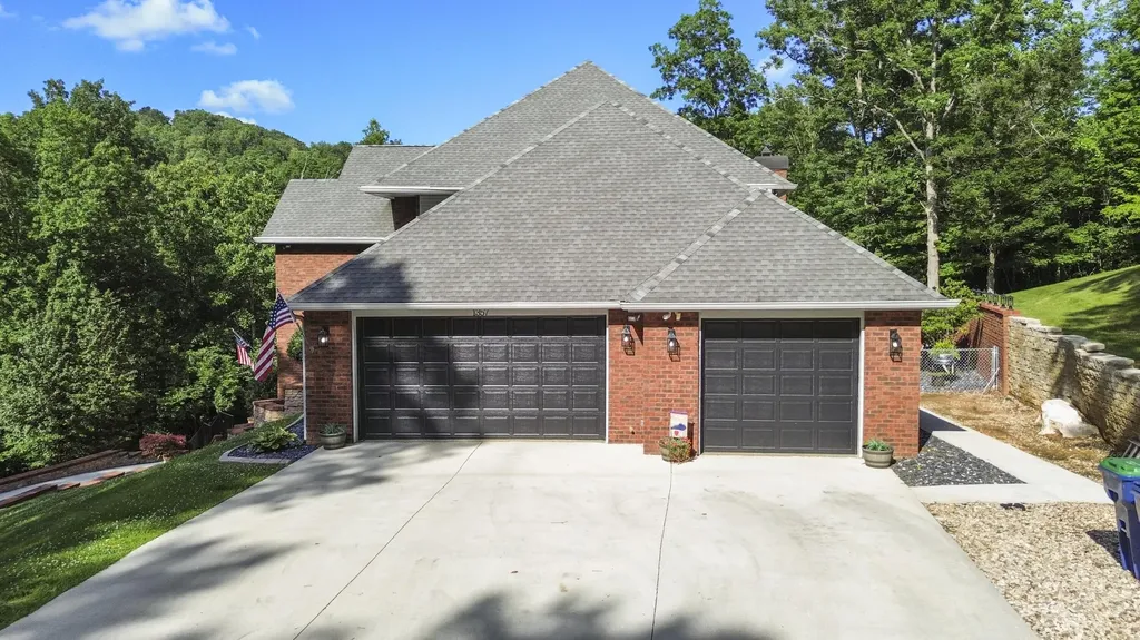 1357 Heather Hills Drive Somerset KY 42503