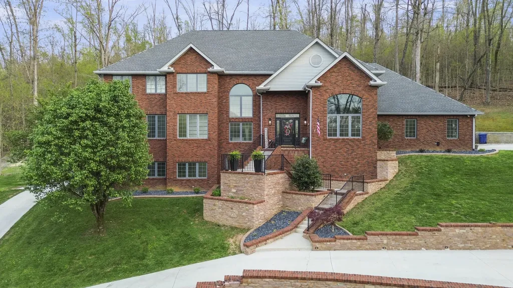 1357 Heather Hills Drive Somerset KY 42503