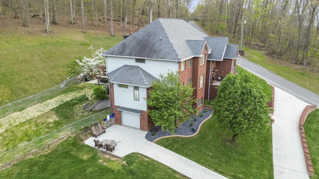 1357 Heather Hills Drive Somerset KY 42503