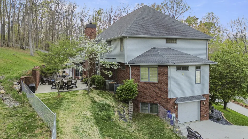 1357 Heather Hills Drive Somerset KY 42503