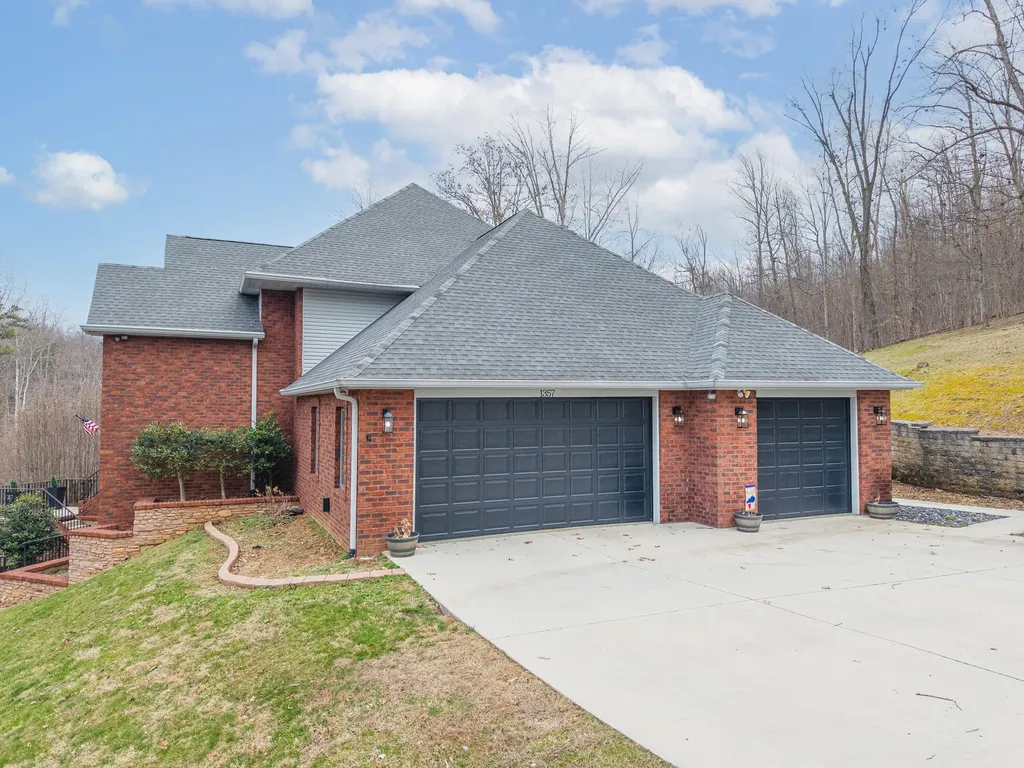 1357 Heather Hills Drive Somerset KY 42503
