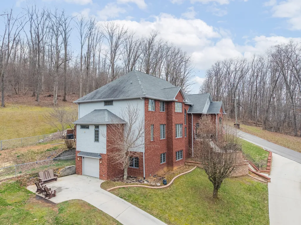 1357 Heather Hills Drive Somerset KY 42503