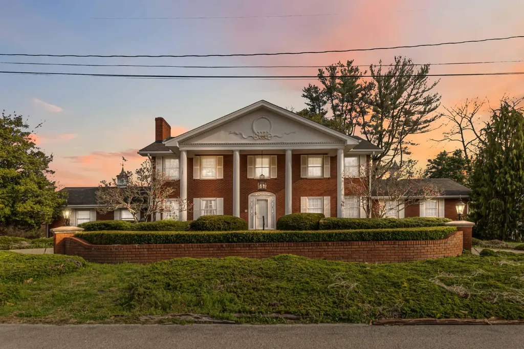 808 W Holly Lane Corbin KY 40701
