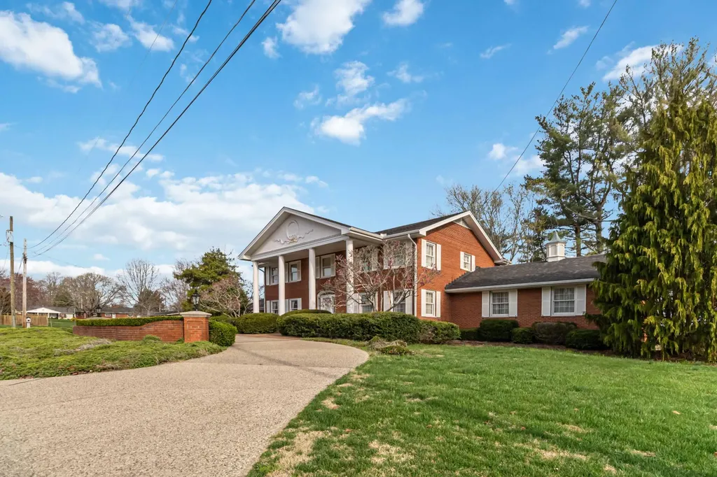 808 W Holly Lane Corbin KY 40701