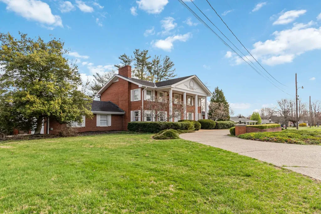808 W Holly Lane Corbin KY 40701