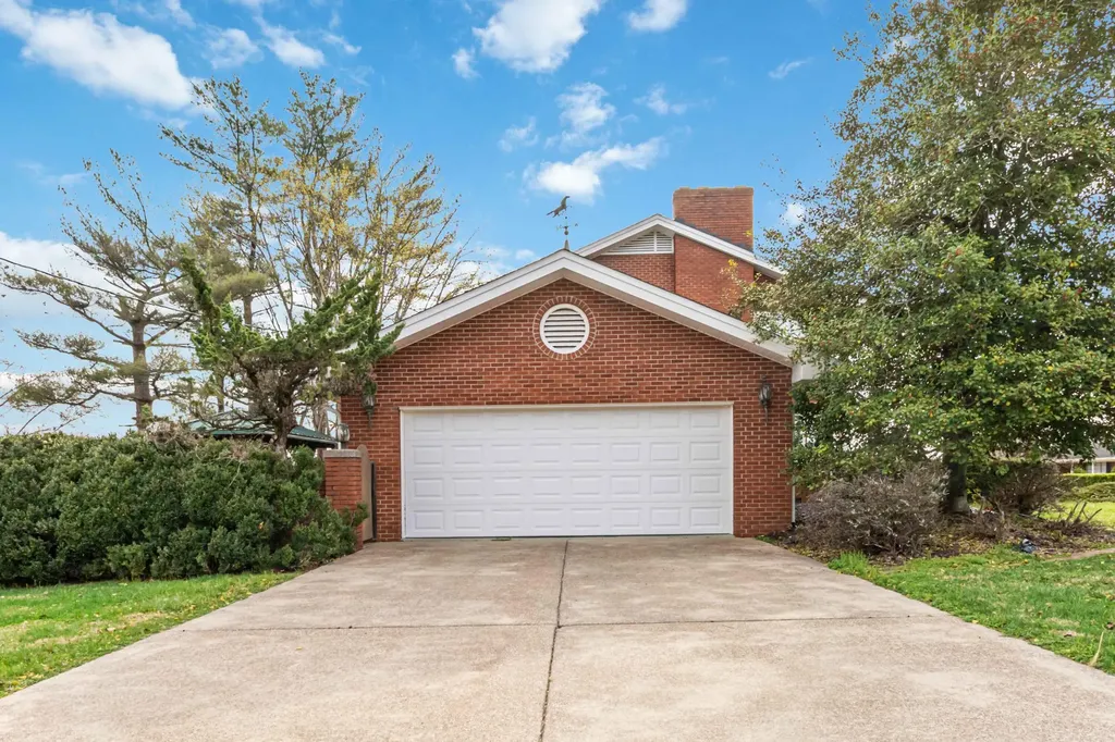 808 W Holly Lane Corbin KY 40701