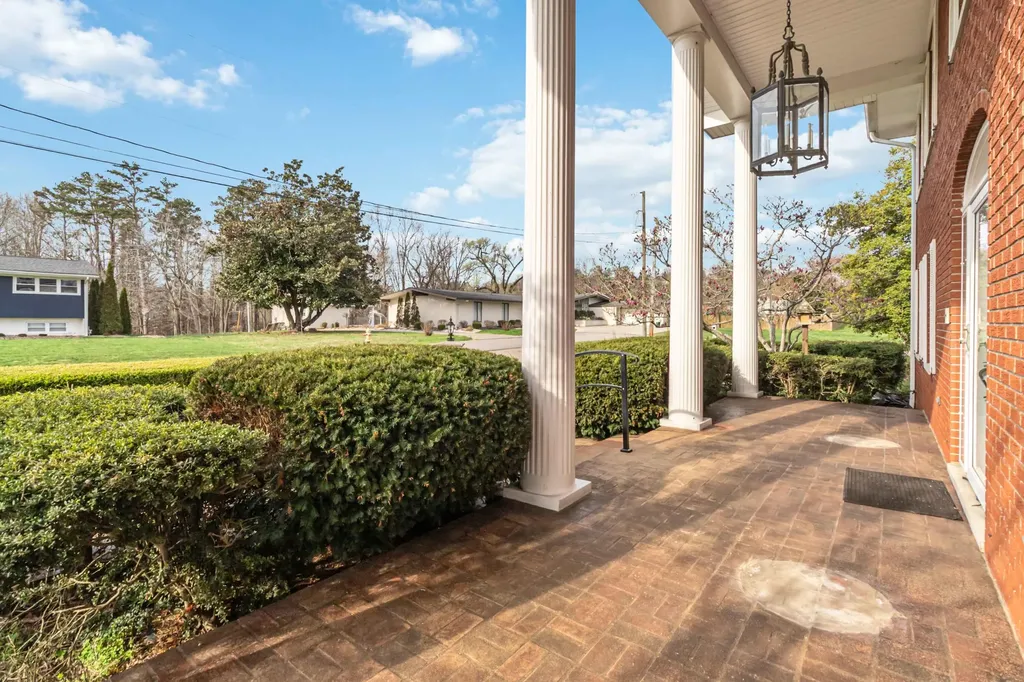 808 W Holly Lane Corbin KY 40701