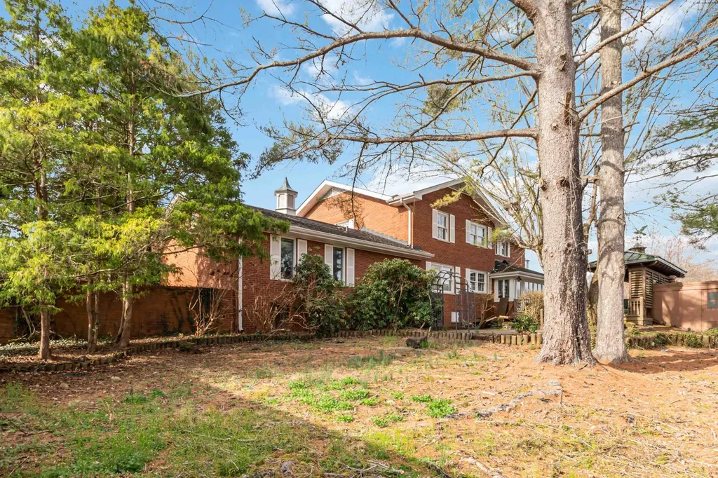808 W Holly Lane Corbin KY 40701