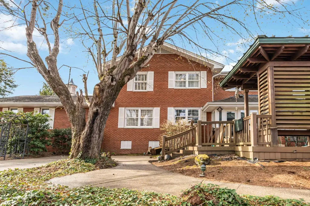 808 W Holly Lane Corbin KY 40701