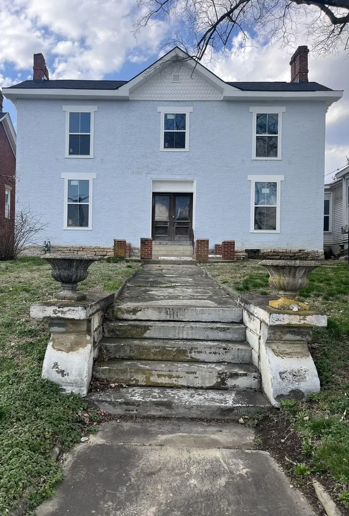 411 High Street Paris KY 40361