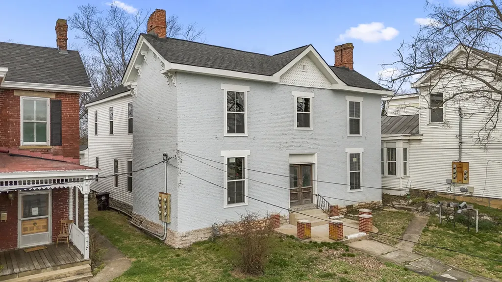 411 High Street Paris KY 40361