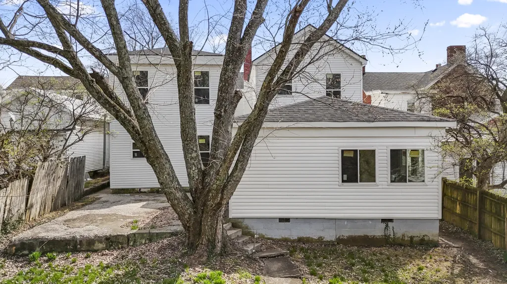 411 High Street Paris KY 40361