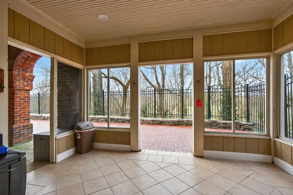 7919 Mt Sterling Road Winchester KY 40391
