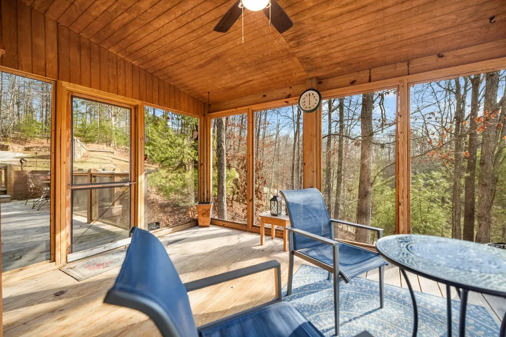 193 Suzanna Arch Drive Campton KY 41301
