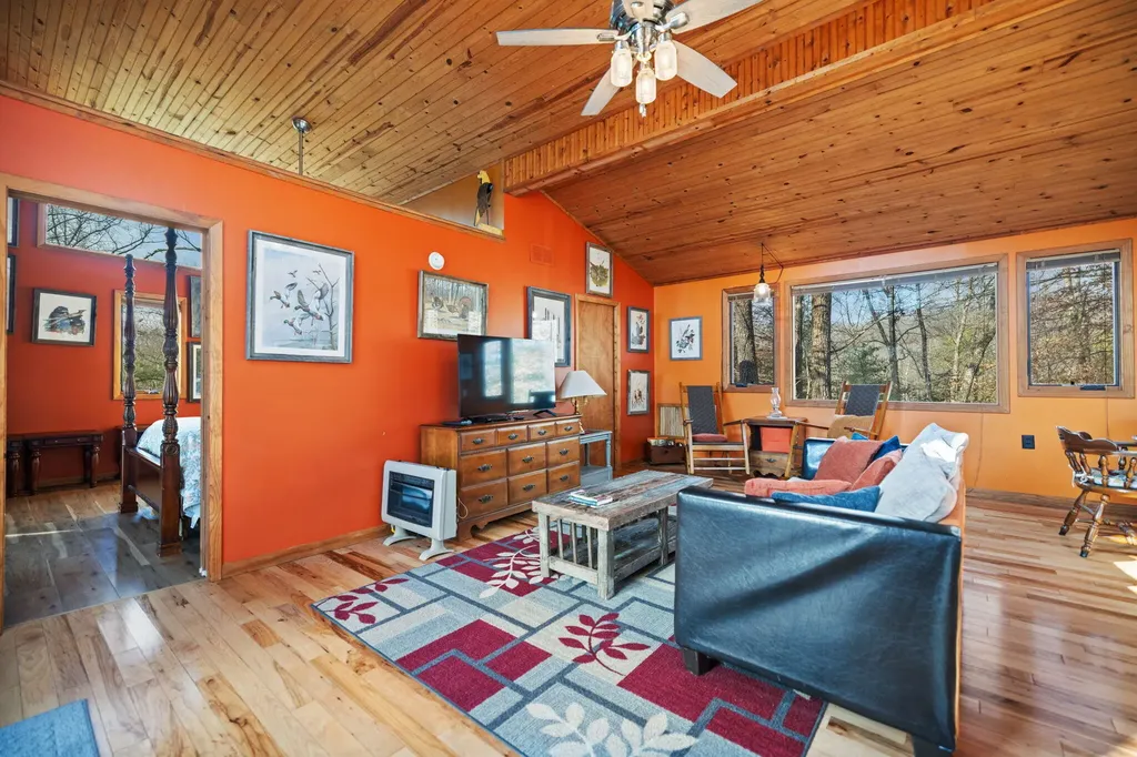 193 Suzanna Arch Drive Campton KY 41301