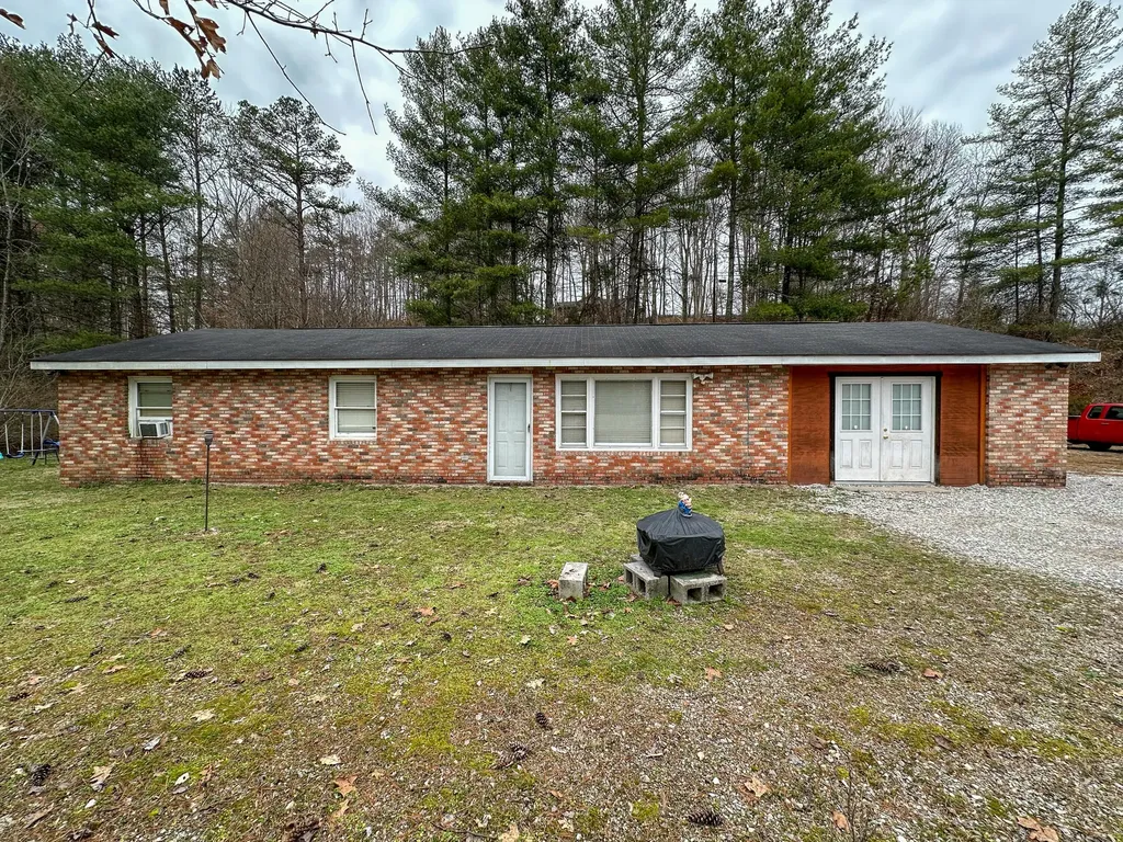 3990 Hwy 421 S Mckee KY 40447