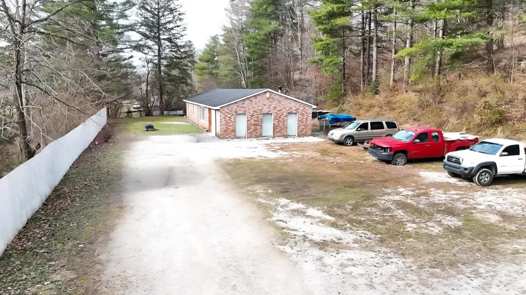 3990 Hwy 421 S Mckee KY 40447