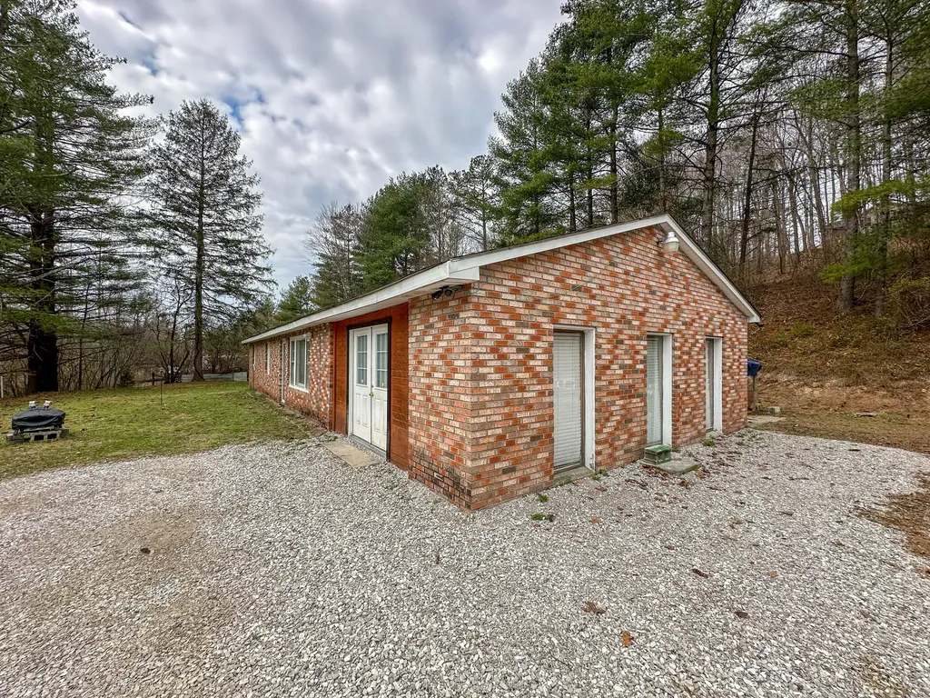 3990 Hwy 421 S Mckee KY 40447