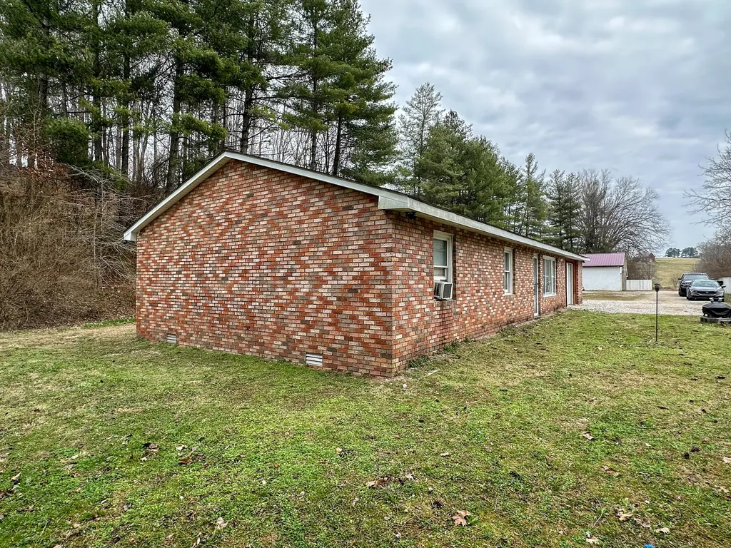 3990 Hwy 421 S Mckee KY 40447