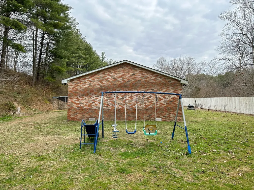 3990 Hwy 421 S Mckee KY 40447