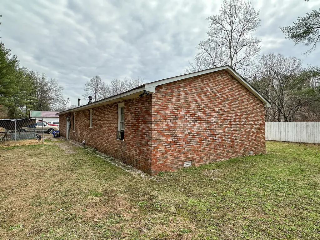 3990 Hwy 421 S Mckee KY 40447