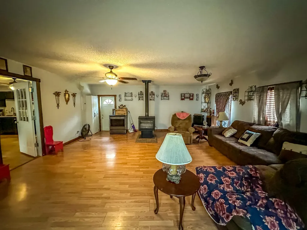 3990 Hwy 421 S Mckee KY 40447