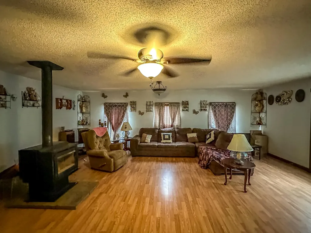 3990 Hwy 421 S Mckee KY 40447