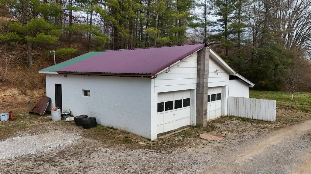 3990 Hwy 421 S Mckee KY 40447