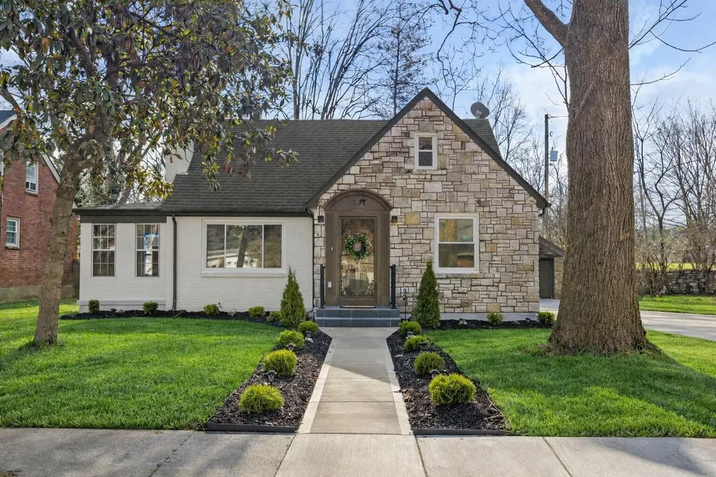202 Paul Sawyier Drive Frankfort KY 40601